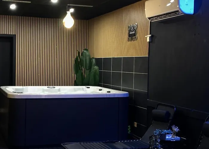 Thera Priva De Luxe Apartment